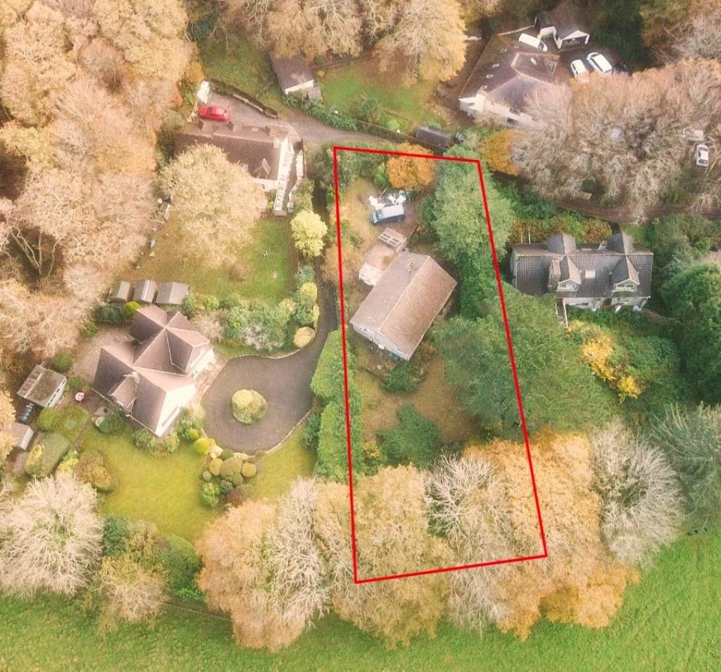 Lot: 89 - DETACHED DORMER BUNGALOW WITH GARDENS AND GARAGE FOR IMPROVEMENT -
